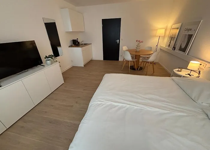 Great Location Airport Exhibition Center Downtown *